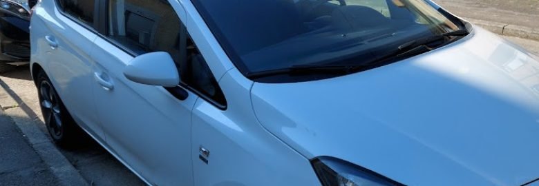 Car Wash La Louve: Lavage à la main